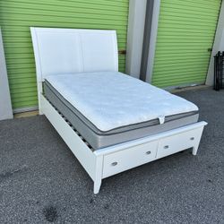 Queen bed with mattress (FREE DELIVERY AND SETUP)