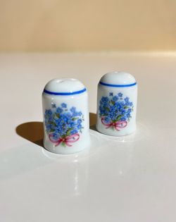 Salt and pepper shakers