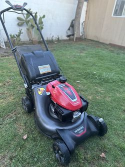 Lawnmower Honda HRN216 Gas Lawn Mower
