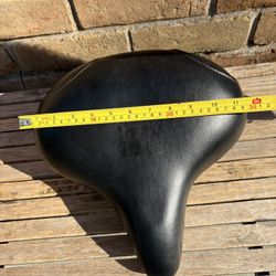 Huge Bicycle Saddle Seat (Map 1st Plz)