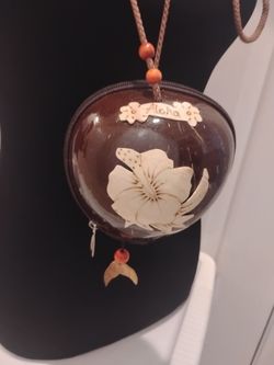 Hawaiian purse. New $4.00