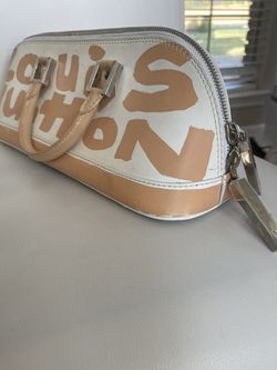 Bolsa Pequena Balada com Alça Louis Vuitton - Atacado 44 Goiânia.
