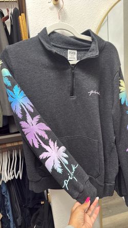 M VS pink 3/4 zipper pull over