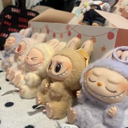 labubu blind boxes available!!
