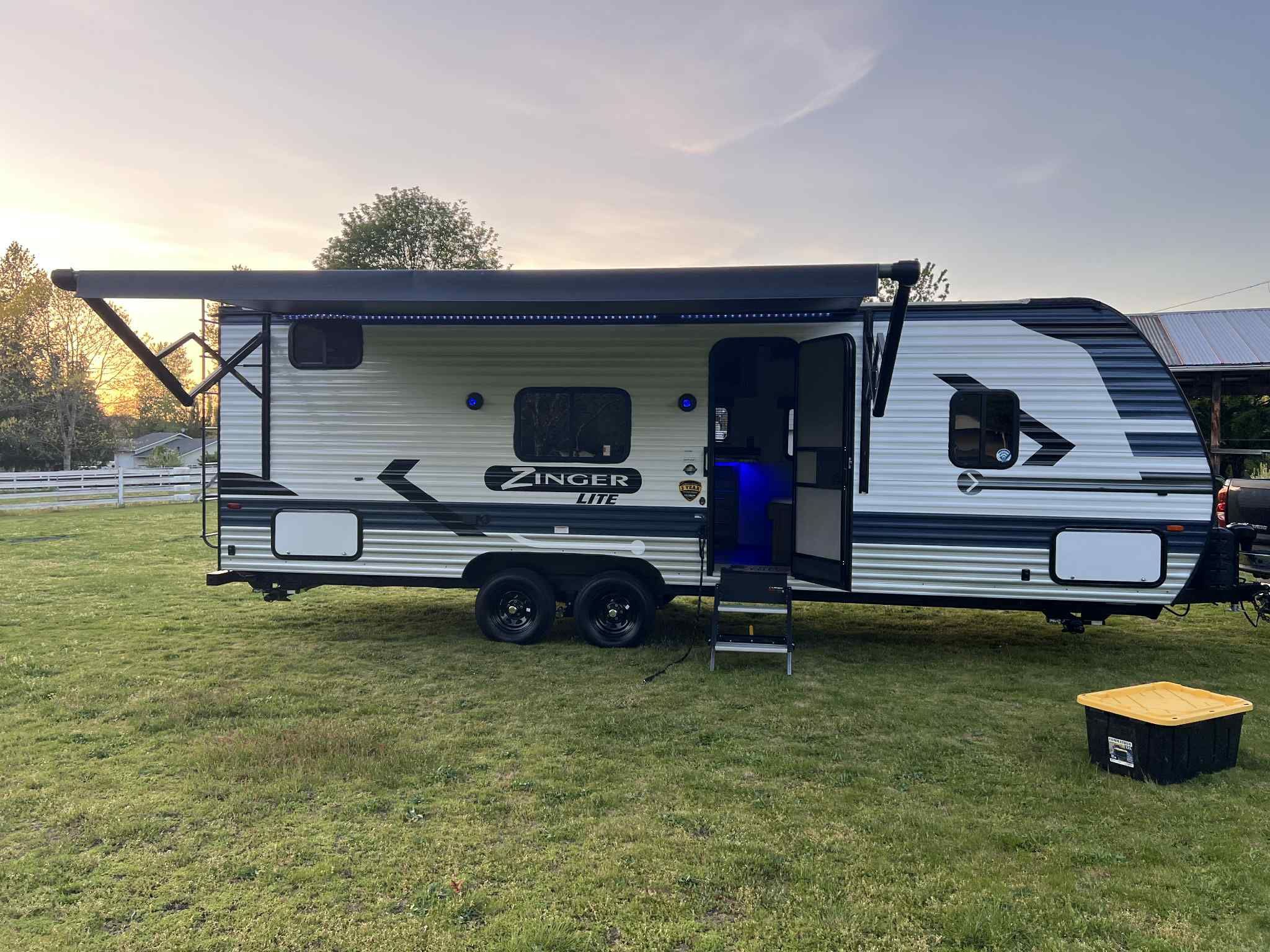 2023 Zinger lite 252Bh bunkhouse travel trailer