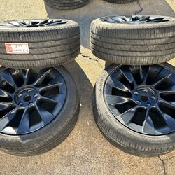 FREE INSTALLATION    (4) 2024 OEM 20” TESLA MODEL Y INDUCTION RIMS TPMS OEM 255/40R20 Goodyear 80%