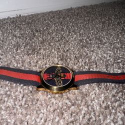 Gucci Timeless Watch 