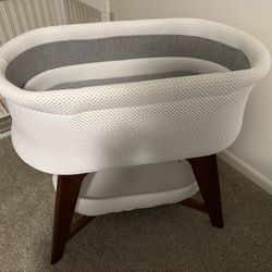 TruBliss Evi Smart Bassinet