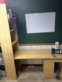 Wooden Desk With Built In Bookshelf 