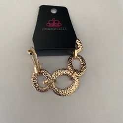 Paparazzi Textured Gold Bracelet