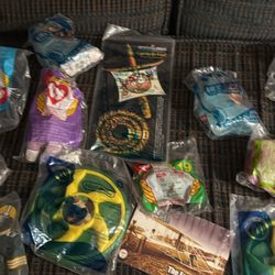 18 Vintage unopened Fast Food Toys 