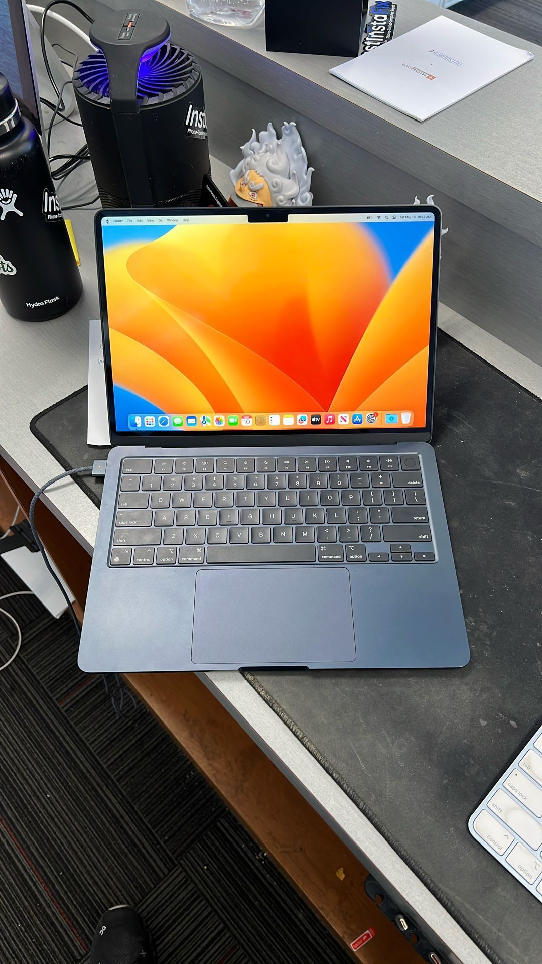 MacBook Air 2022 M2 A2681 8gb Ram 256TB Storage Computer