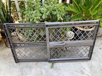 Pet gate plastic