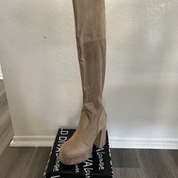 7.5 Women’s Boots NEW