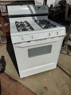 Gas stove like new $200