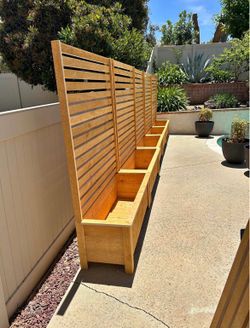 Raised flower bed with privacy