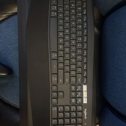 Logitech - MK850 (Keyboard) - no dongle 