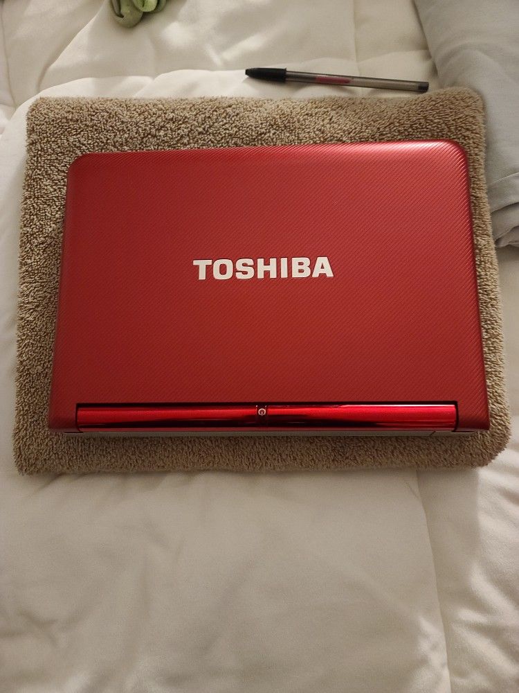 Mini Toshiba Laptop 