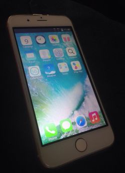 IPHONE LOOKALIKE. NOT AN IPHONE!!!!!