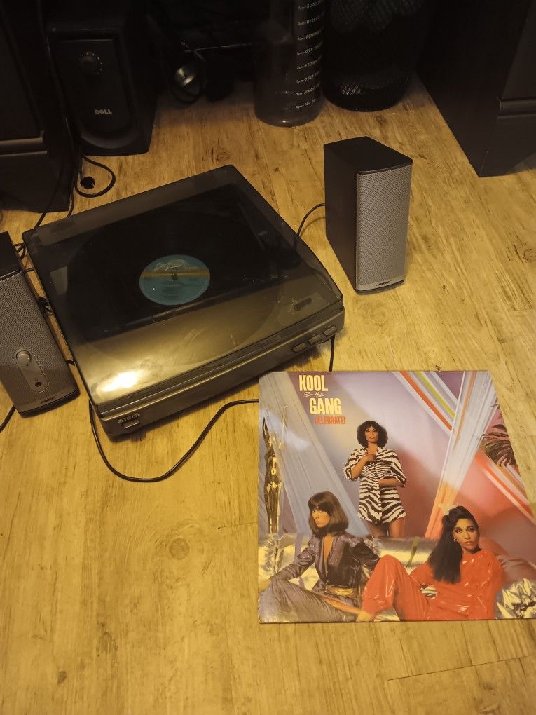 Aiwa PX-E850U Full Automatic Stereo Turntable Record Player & Bose Companion 2 Series II Speaker System With Cords Tested Working
Ask about records