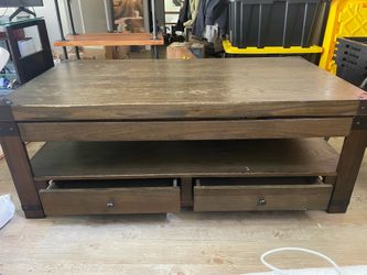 Coffee table w/ storage