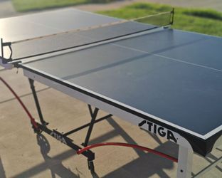 Stiga ST3100 ping pong table
