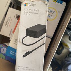 Microsoft - Surface 127W Power Supply - Black