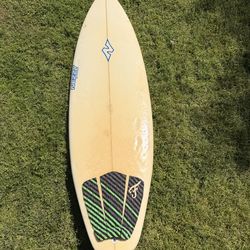 Nezzy 6’0” 5-Fin Surfboard Fish/Hybrid