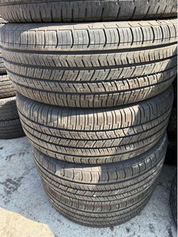 255/60r18  Goodyear tires en excelentes condiciones de vida las 4