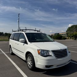 2010 Chrysler Town & Country