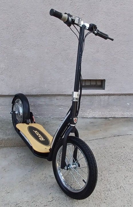 Razor EcoSmart Sup Lithium Upgraded. Lightly Used. Charger Included