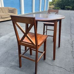 table with chairs