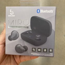 NWT Bluetooth True Wireless Earbuds 