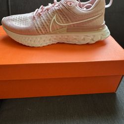 Nike women’s Shoes 