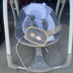 Baby swing 