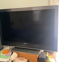Sony. TV. 45 Inch.  