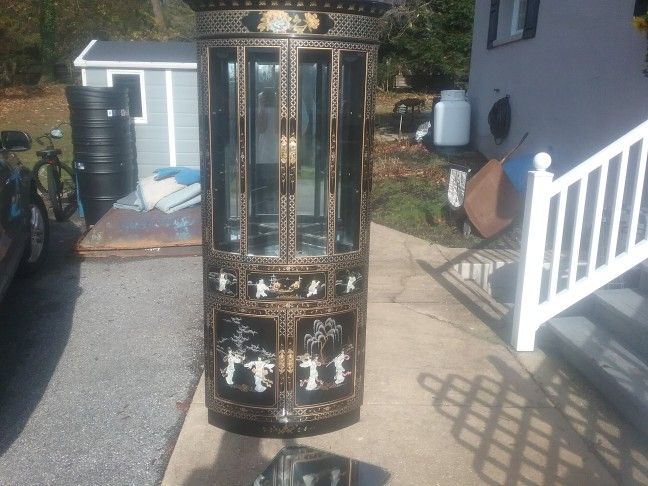 Oriental 6-piece desk and corner cabinet/curio, in excellent condition