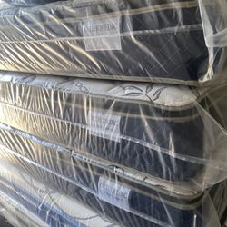 • Everything is Brand New: Still in original heavy-duty plastic.