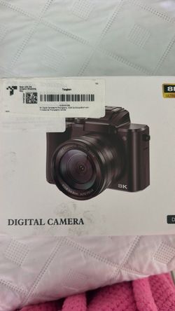 Digital camera with complimentary parts