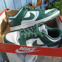 NIKE DUNK LOW "MICHIGAN STATE 