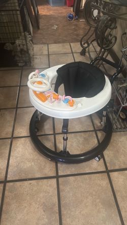 Baby Walker plegable con 9 alturas ajustables, caminante con ruedas portátil, caminante para bebés y niñas de 6 a 18 meses (negro)