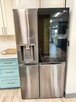 LG side by side refrigerator in black stainless steel