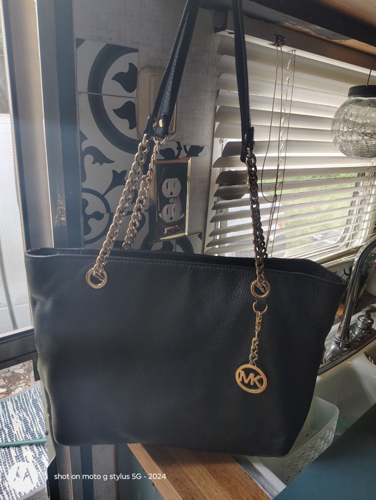Michael Kors Black Jetsetter Bag