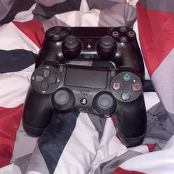 2 ps4 controllers 