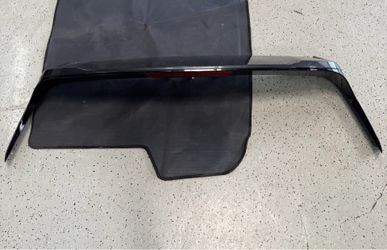 2020-2022 HYUNDAI PALISADE REAR LIFTGATE SPOILER W/3RD BRAKE LIGHT 87210-S8000