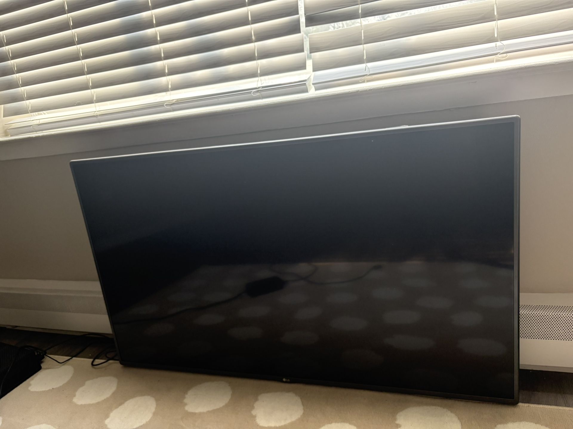 55” TV  And Wall Mount 