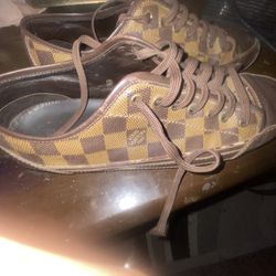 Louis vuitton luxembourg sneaker, size 10 price :175 for Sale in St