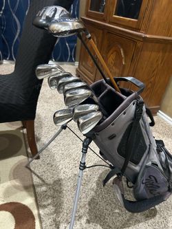 Very nice set of golf clubs, beginner