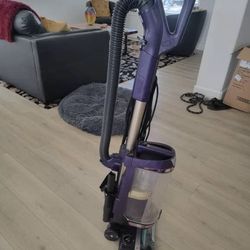 Shark powerdetect vacuum