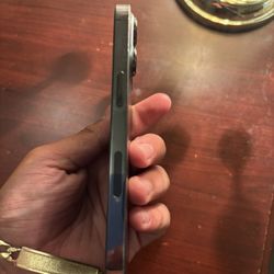 iPhone 13 Pro 128g     UNLOCKED!!